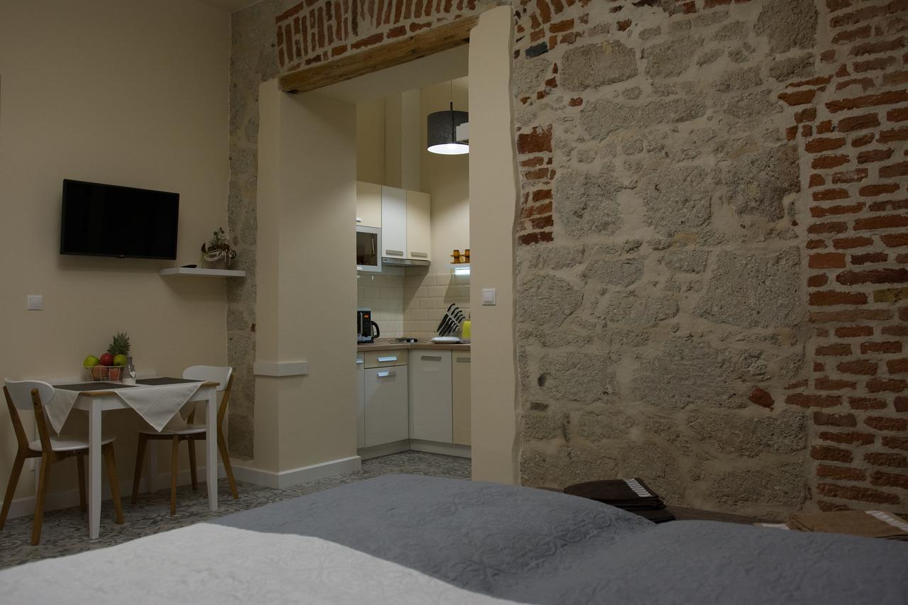 Zora Apartman Еґер Екстер'єр фото