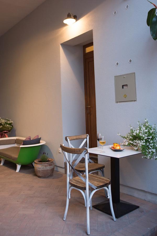 Zora Apartman Еґер Екстер'єр фото